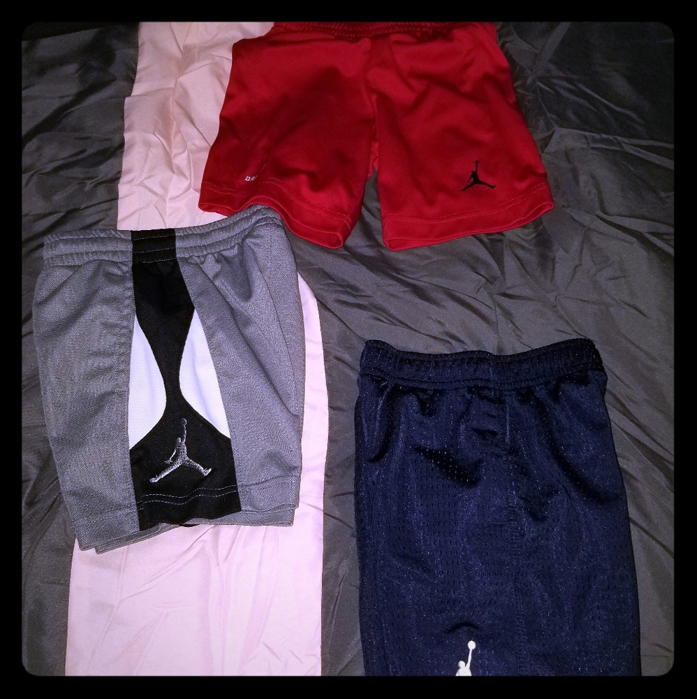 BOYS 3 PIECE JORDAN SHORTS SIZE 4